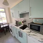 아파트 Geraldine House Knights Town
