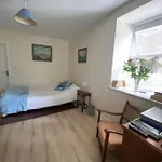 Geraldine House * Knights Town