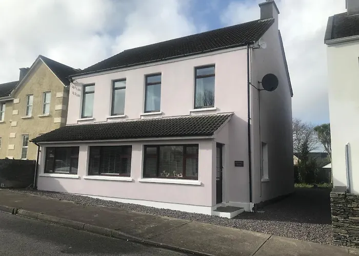 Geraldine House * Knights Town