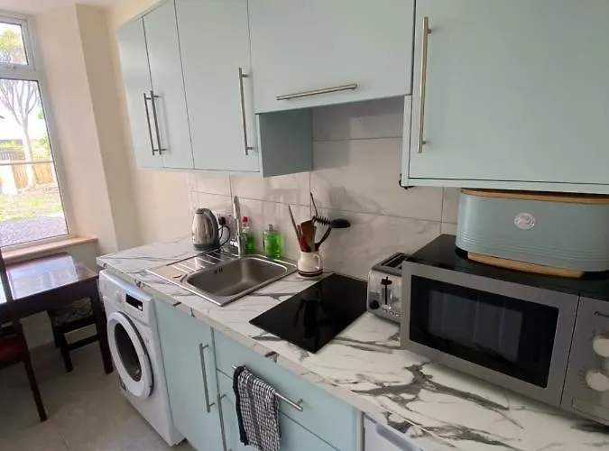 Geraldine House * Knights Town